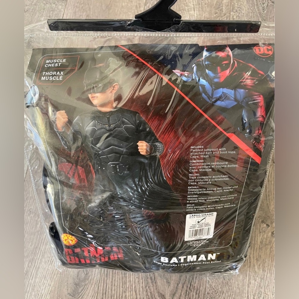 Batman Boys Large Deluxe Costume Rubies Halloween NEW - Picture 2 of 7